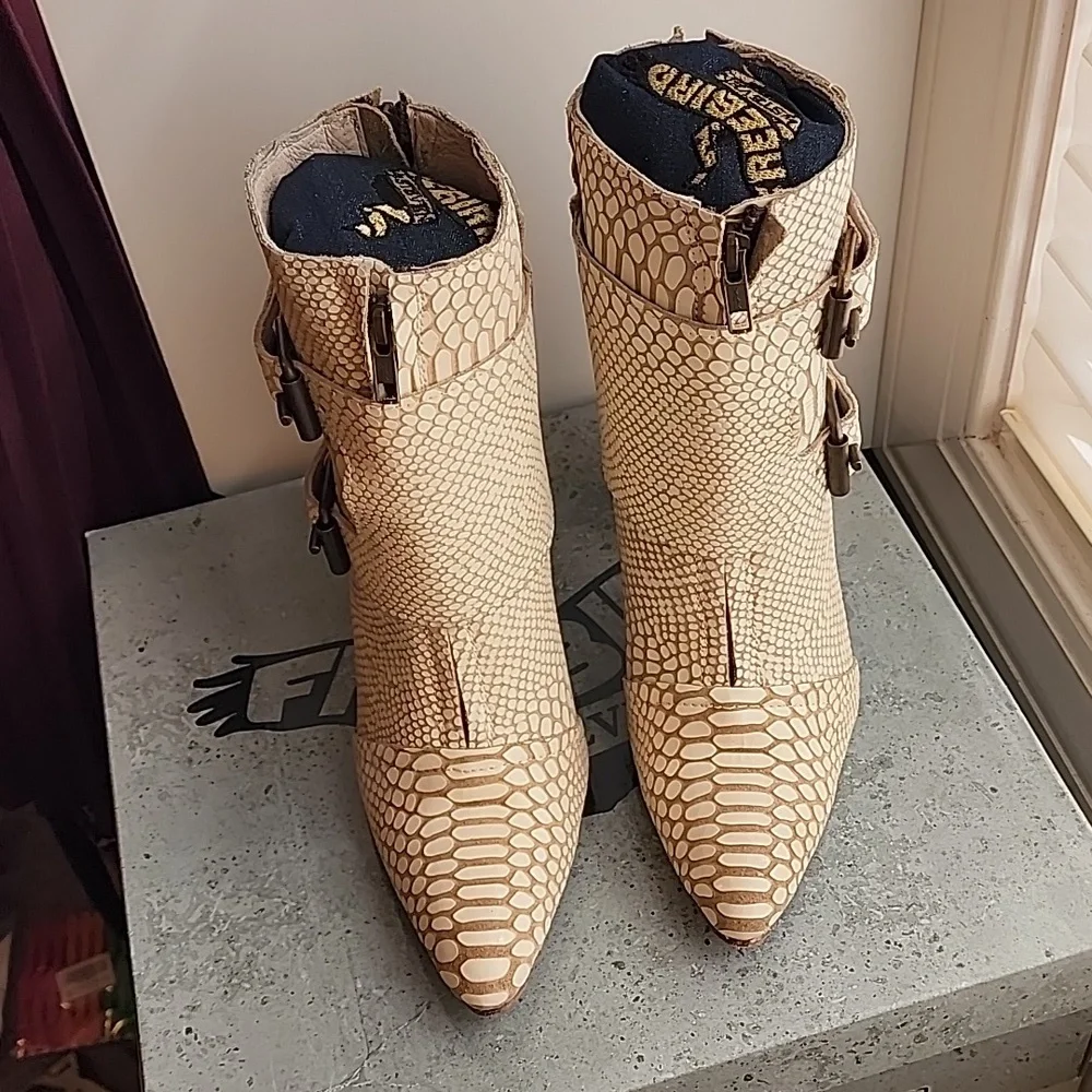 Freebird Joey White Snake boots - Picture 3 of 6